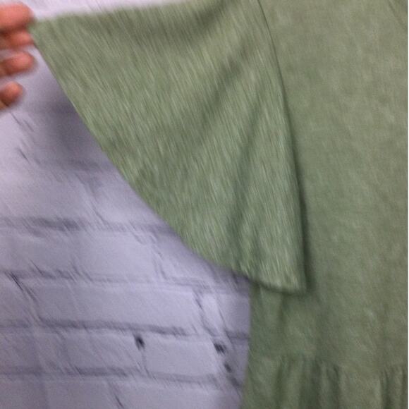 Hibluco Round Neck Flared Short Sleeve Soft Tiered Babydoll Green Tunic Top Sz L - Picture 9 of 9